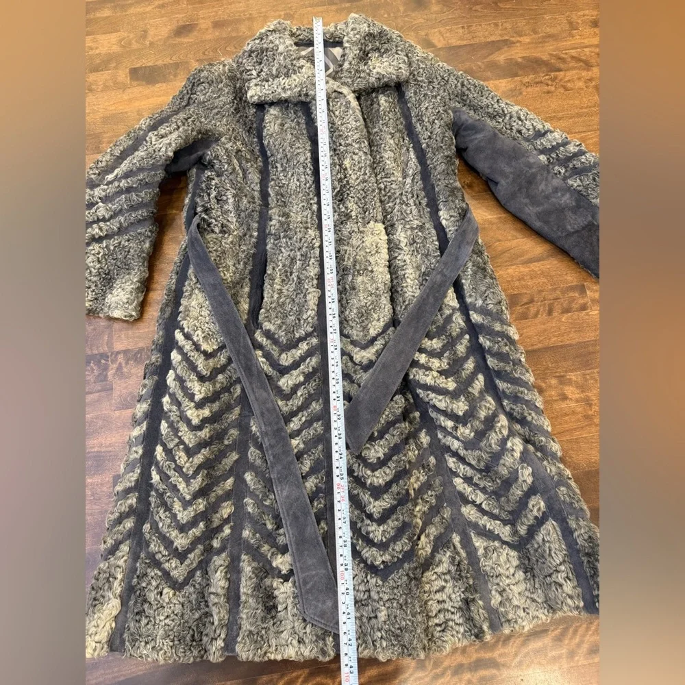 Vintage gray ASTRAKHAN LAMB sheep & Suede coat Jacket with chevron pattern strip - Picture 15 of 16
